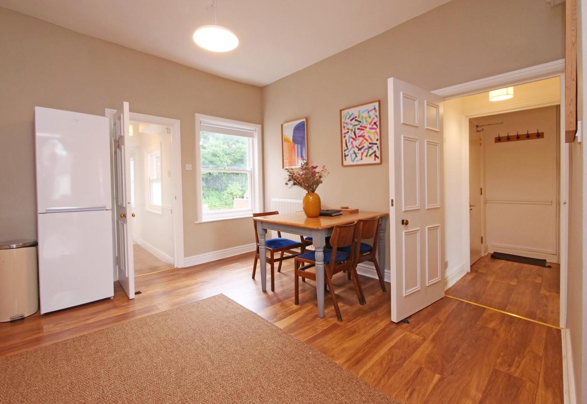 Fifth Quarter Apartment With Free Parking York Extérieur photo
