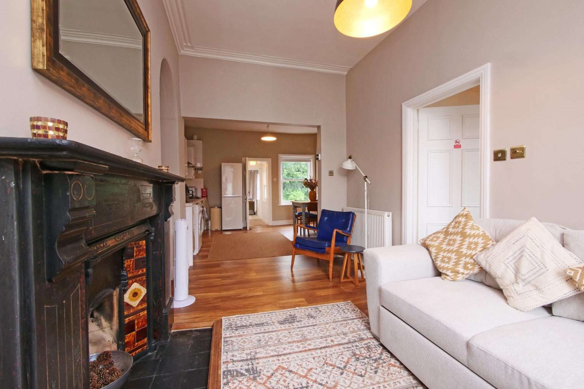 Fifth Quarter Apartment With Free Parking York Extérieur photo