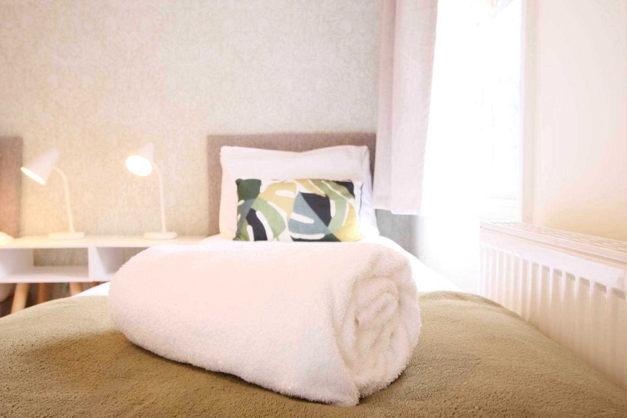 Fifth Quarter Apartment With Free Parking York Extérieur photo