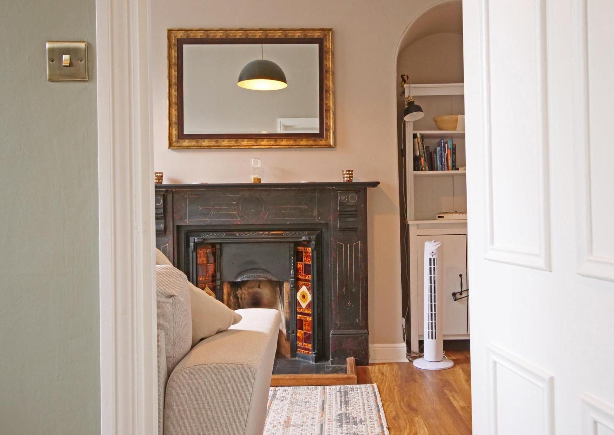 Fifth Quarter Apartment With Free Parking York Extérieur photo